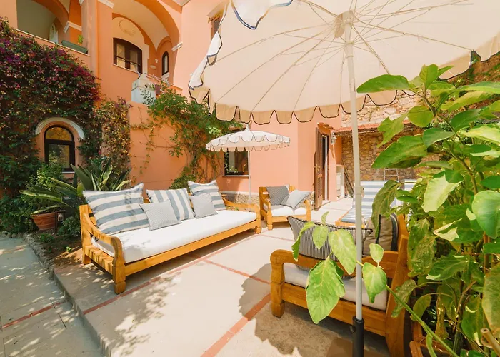 Chiara - Lavi Luxury Capri