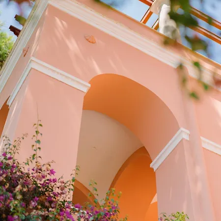 Chiara - Lavi Luxury Capri